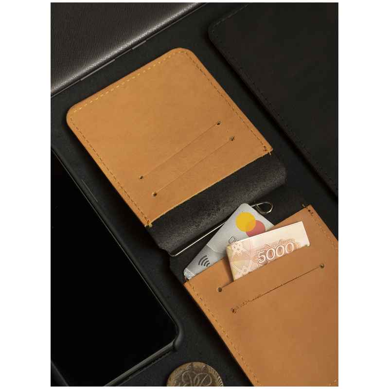 Зажим для банкнот Кожевенная мануфактура, черный+светло-коричневый, в деревянной упаковке (Zhm_11111)