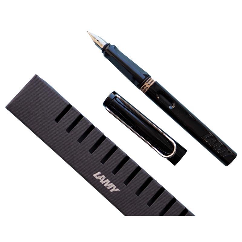 Ручка перьевая Lamy Safari, синяя, цвет корпуса черный